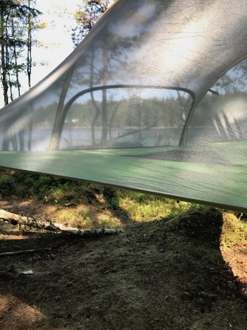 Välkommen till en magisk plats på Pevon Ecoturism Treetent! i Västsveriges idyllisk omgivningar!

Välkommen till Pevon Ecoturism Treetent, där din dröm om en verkligt avkopplande semester blir verklighet. Upptäck denna idyllisk plats i Gråbo, omgiven av naturens egen skönhet och harmoniska miljöer, spegelblanka sjöytor och blått vatten.

Här väntar naturens skönhet genom kamerans lins och fotografiexpeditioner, naturvandring och utforskande trekking genom varierad terräng och moderna faciliteter som matlagning. Perfekt för naturälskare och familjer som söker kvalitetsupplevelser.

Så varför tveka? Pevon Ecoturism Treetent väntar på att välkomna dig till en oförglömlig upplevelse.